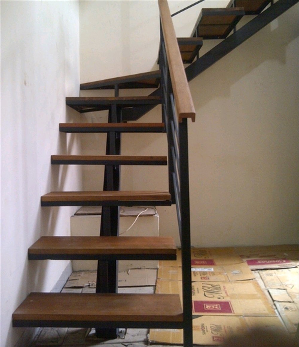 tangga-besi-wf