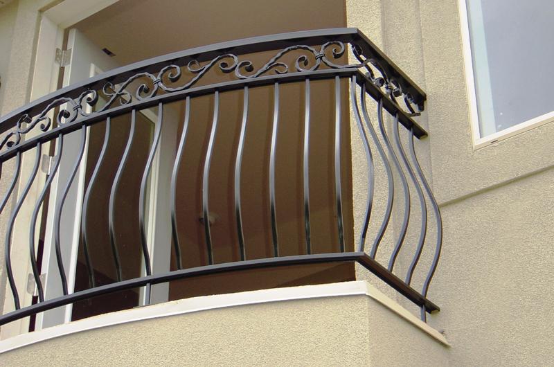 railing-balkon-besi